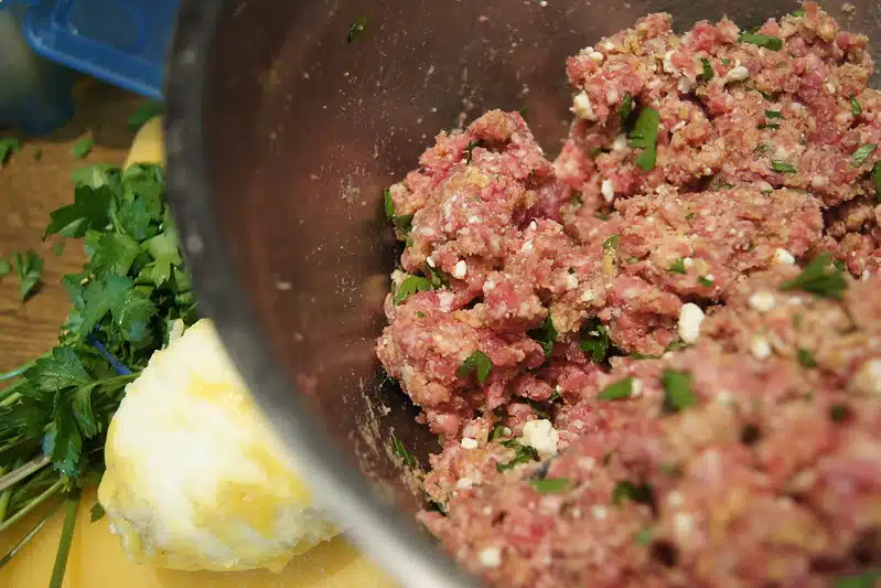 Sikke Sumarin salaisuus meheviin lihapulliin: ”Suosittelen lämpimästi”