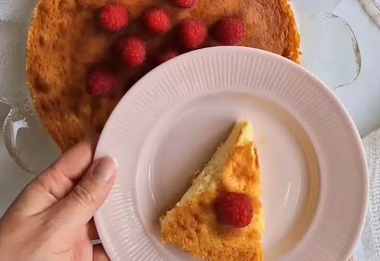 Näin leivot juustokakun kolmesta raaka-aineesta: vain 80 senttiä per annos