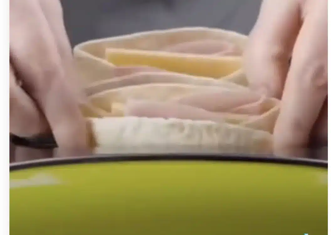 Laita juusto ja kinkku tortillaletun väliin – herkkuaamiainen leivänpaahtimen avulla