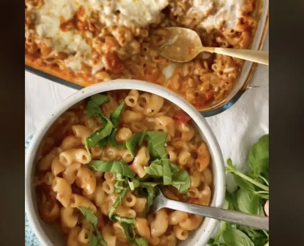 Näin valmistat herkullisen päivällisen vain 3 raaka-aineesta – kaikki vain yhdessä uunivuoassa!