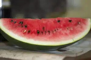 6 syytä miksi kannattaa iloita, jos vesimelonissa on paljon siemeniä 6 syytä miksi kannattaa iloita, jos vesimelonissa on paljon siemeniä