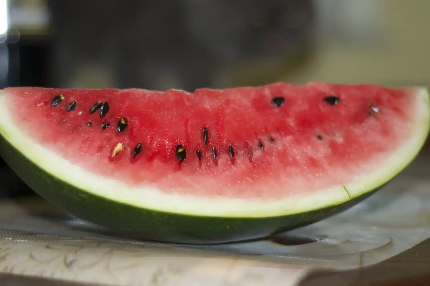 Tämän vuoksi on hyvä, jos vesimelonistasi löytyy siemeniä – 5 syytä