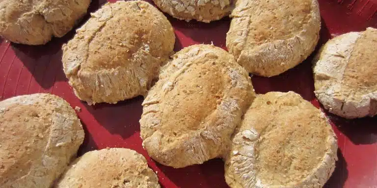 15 minuutin pikasämpylät - hinta per sämpylä on alle 5 senttiä! 15 minuutin pikasämpylät – hinta per sämpylä on alle 5 senttiä!