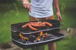 Tee tämä makkaralle ennen grillaamista – lähes joka kolmas jättää vaiheen väliin Tee tämä makkaralle ennen grillaamista – lähes joka kolmas jättää vaiheen väliin