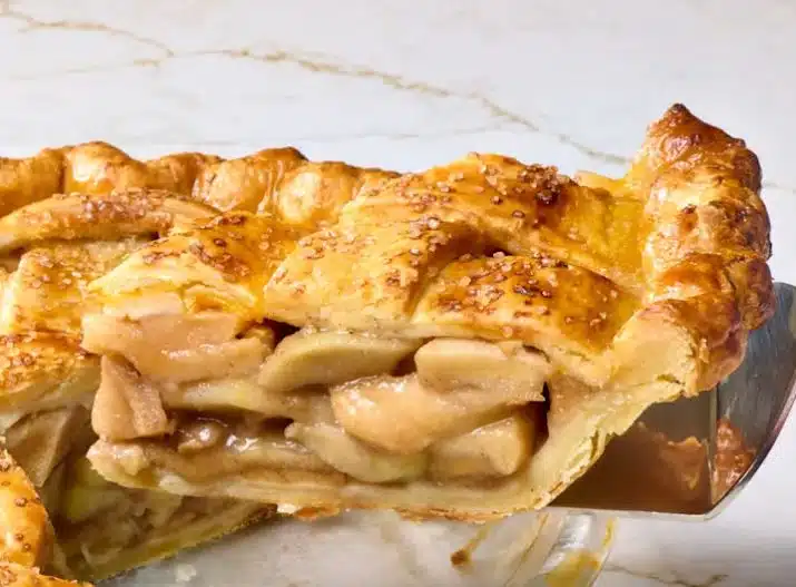 Satu Koiviston omenapiirakan salaisuus piilee pohjassa – 1 ainesosa muuttaa kaiken