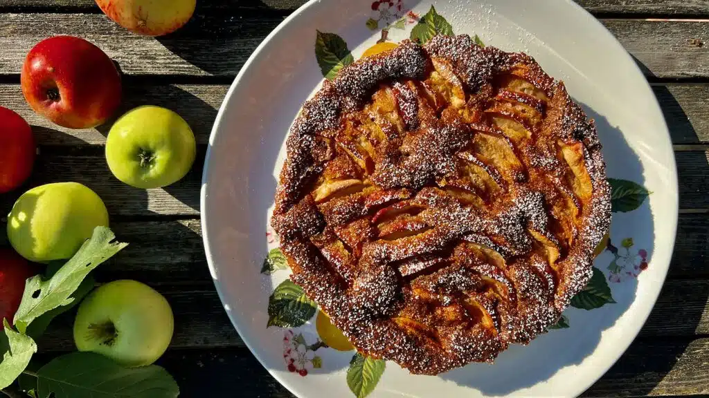 Hanna Sumarin omenapiirakka: ”Tyrmäävän hyvää ja helppo leipoa”