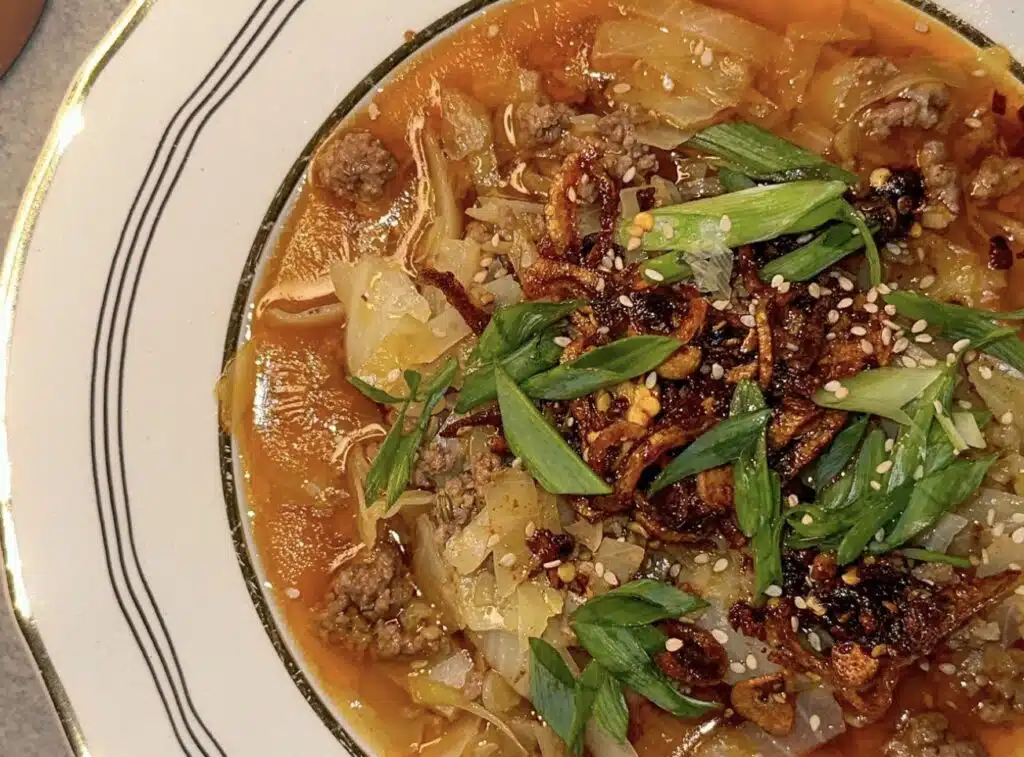 Näin teet perinteisestä kaalikeitosta uuden version: Täysin vastustamatonta Näin teet perinteisestä kaalikeitosta uuden version: Täysin vastustamatonta