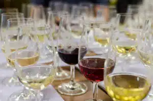 Lisää viinin sekaan hyppysellinen suolaa: yllättävä vaikutus!