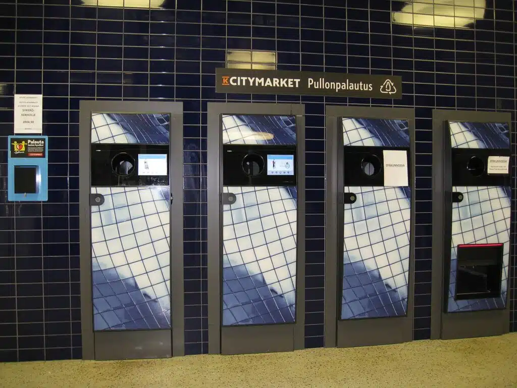 Näin "tienaat enemmän", kun palautat pulloja - toimittajan kikka Näin ”tienaat enemmän”, kun palautat pulloja – toimittajan kikka