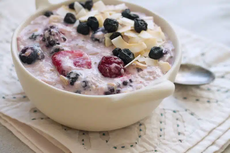 En tiennyt, että mikropuuro voi olla näin hyvää – kokeile Outin reseptiä ja ylläty