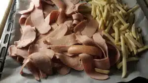 Näin muutat tavallisen makkaran kebabiksi: Maukas herkku!