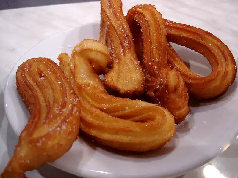 Valmista munkkien sijasta näitä vapuksi – viedään pelliltä hetkessä