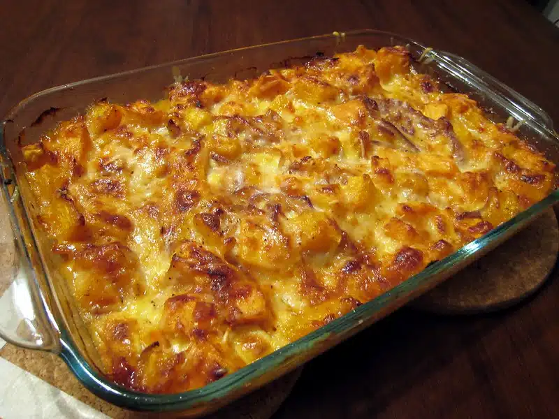 Pääsiäisen klassikko: Täydelliset valkosipuliperunat lampaan kanssa