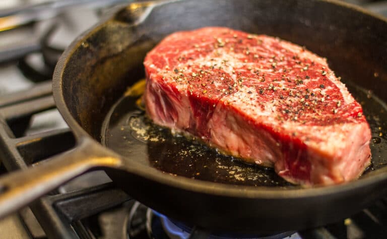 Tavallinen moka pilaa hyvänkin lihan – Hans Välimäki varoittaa grillaajia