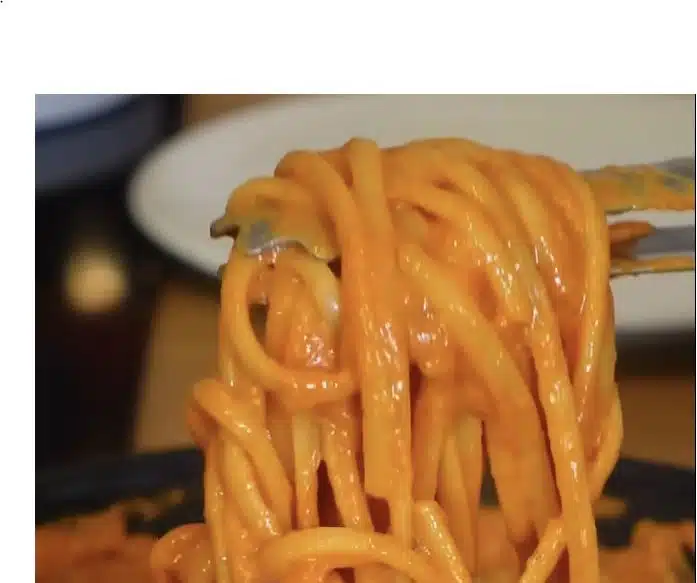 ”Laiskapasta” on nerokas somehitti – maukas ateria valmistuu alle 10 minuutissa