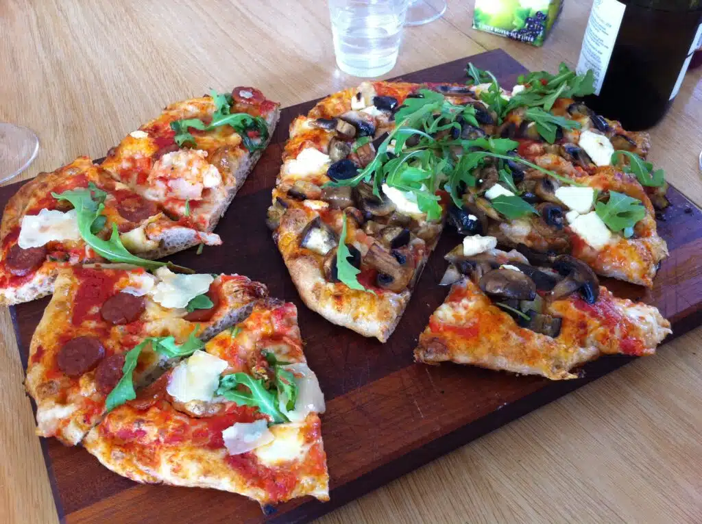 Tiinan pizzaresepti sopii loistavasti vaikka lounaaksi – todella vähän hiilihydraatteja