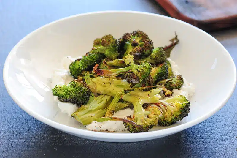 Mahdottoman hyvää – näin paahdat parsakaalin niin, että se menee hetkessä parempiin suihin