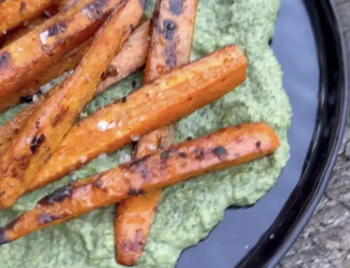 Mari Moilasen nokkoshummus: ”Niin nättiä, niin hyvää!”