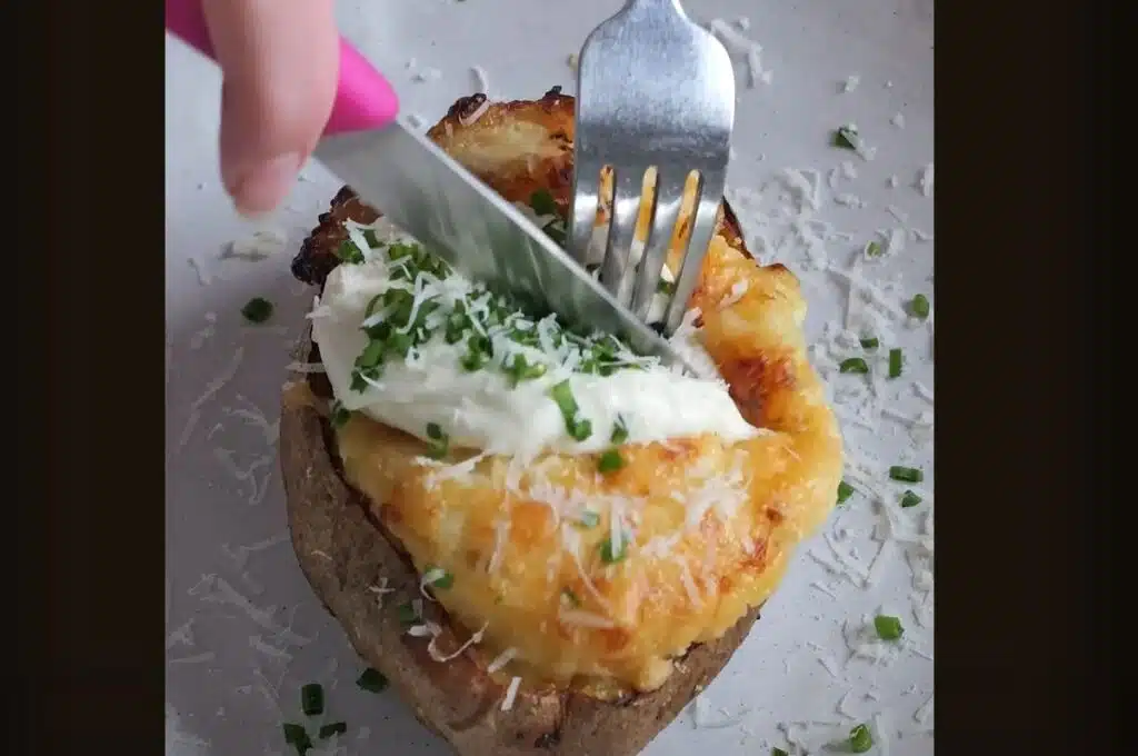 Näin valmistat maailman herkullisimpia uuniperunoita – salaisuus piilee täytteessä