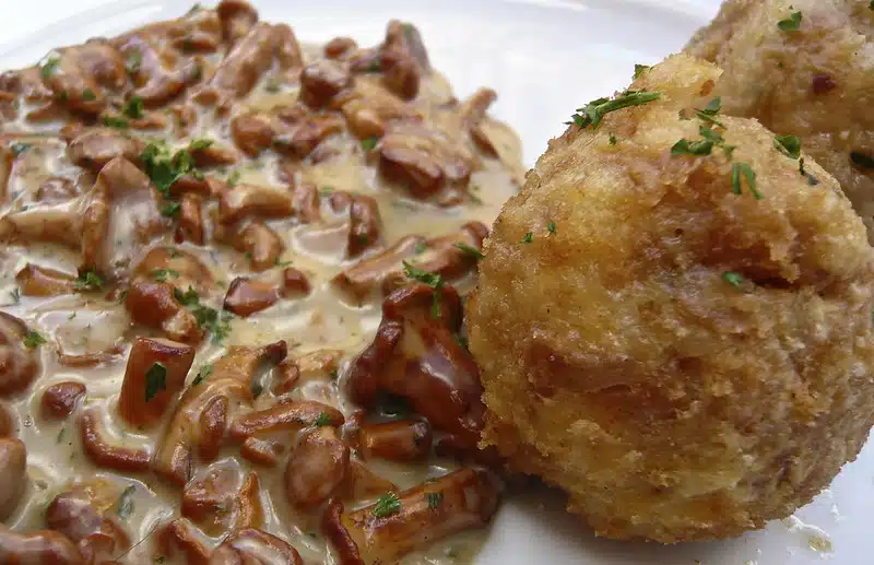 Lisäsin sienimuhennokseen tätä tahnaa – lopputuloksena kattila kaavittiin tyhjäksi