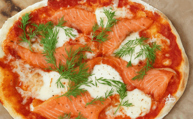 Älyttömän herkullinen pizza syntyy muurikalla – kokeile Outin reseptiä