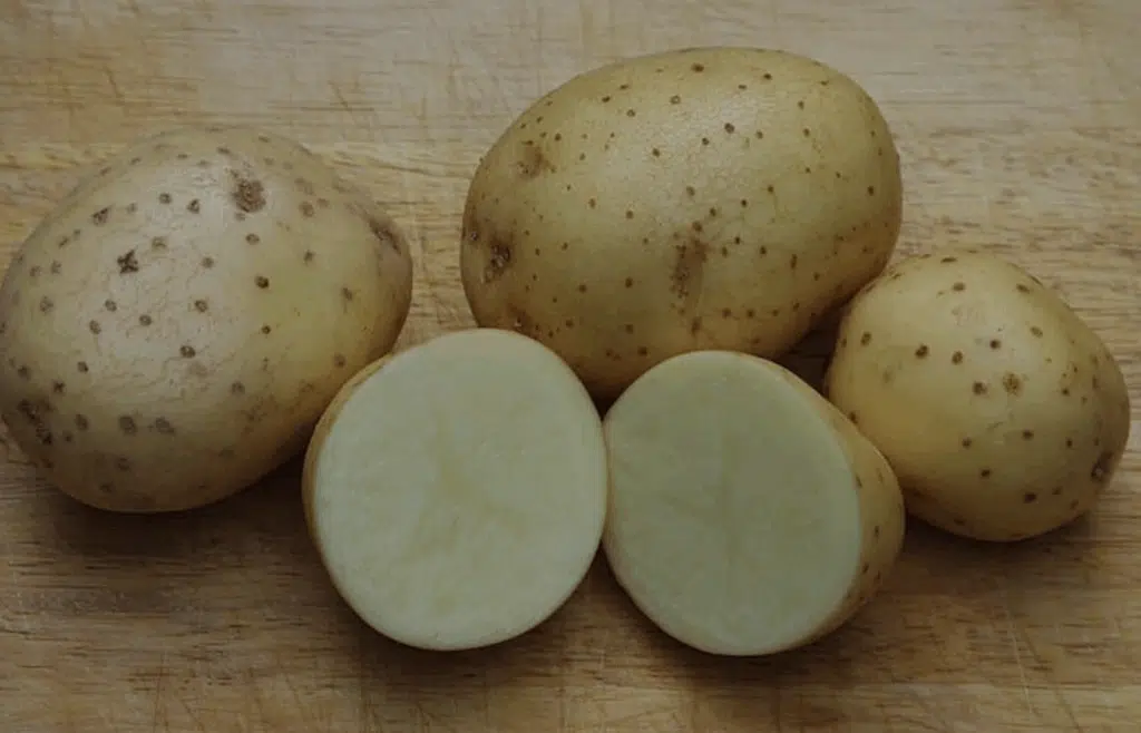 Isoäitini hieroi perunaa peileihin sekä lasipinnoille – tehokas vanhanajan kikka