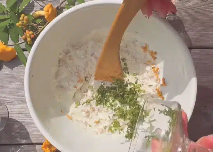 Unohda kaupan dippijauheet: Marin kantarellidippi vie kielen mennessään