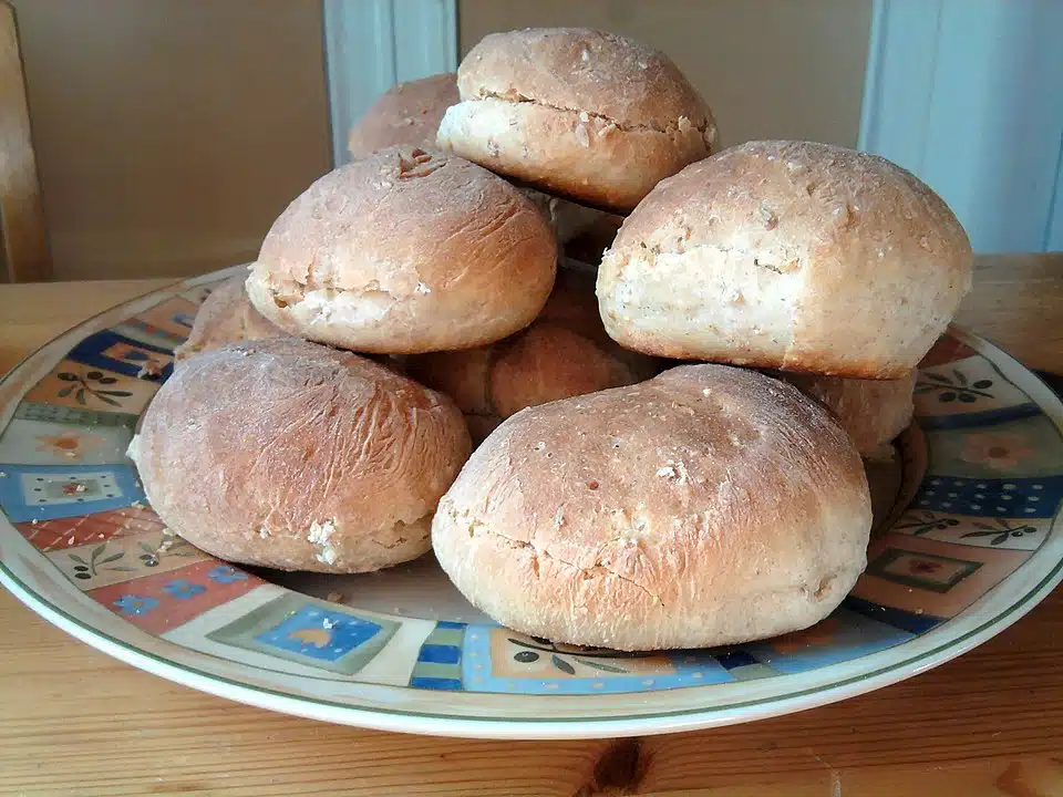 Täydelliset sämpylät jokaisella kerralla – salaisuus piilee tässä kodinkoneessa