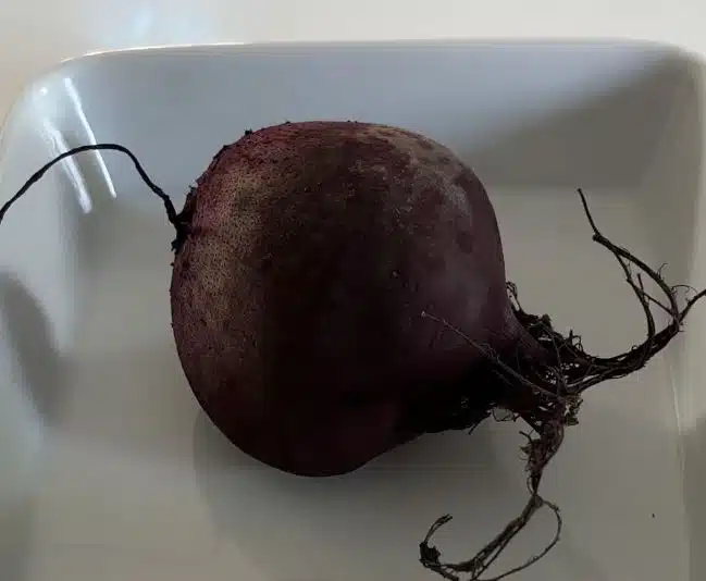 Paras kikka punajuuren kuorimiseen – et tarvitse kuorimavälinettä tai edes veistä