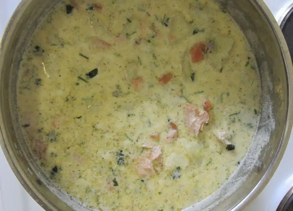 Kypsensin juurekset näin ennen kalakeittoon lisäämistä – äitini halusi reseptin itselleen