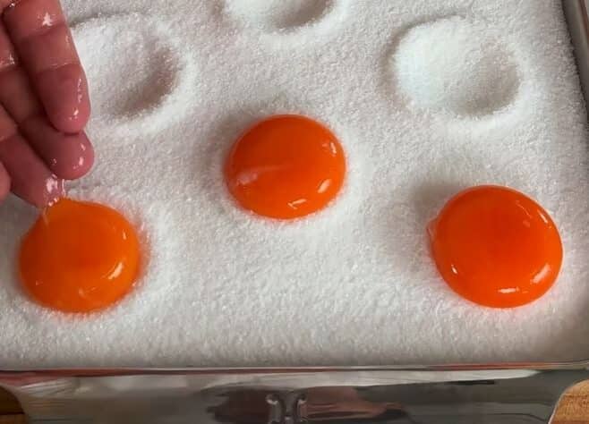 Muuta kananmuna herkulliseksi mausteeksi vain sokerin ja suolan avulla