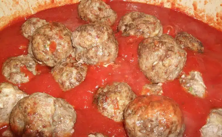 Kape Aihinen tyrmää suositun tavan paistaa lihapullia: ”Laiskojen ihmisten synti”