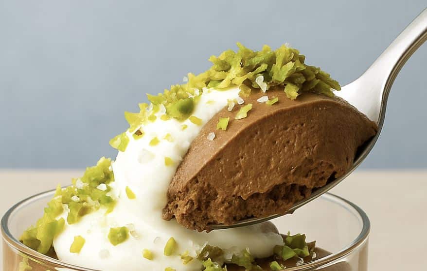 Ei kananmunia tai paistamista - vieraat rakastuvat tähän suklaamousseen Ei kananmunia tai paistamista – vieraat rakastuvat tähän suklaamousseen