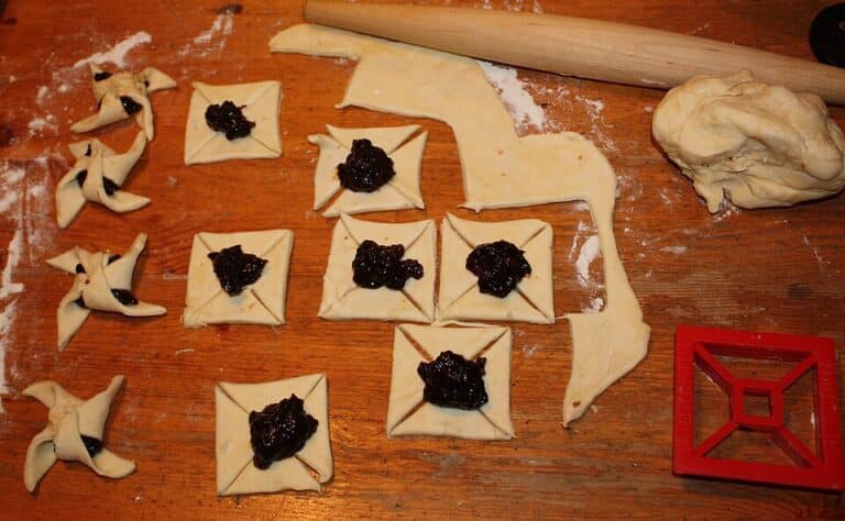 Jätä yleinen vaihe väliin ja saat parempia joulutorttuja – koskee pakastetaikinaa