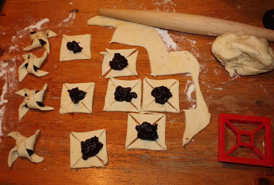 Unohda uuni – tällä tavalla saat vastapaistettuja joulutorttuja 8 minuutissa