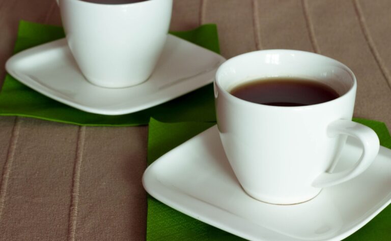 Päivittäinen yläraja, jota kahvinjuonnissa ei saisi ylittää - koskettaa erityisesti tätä riskiryhmää Päivittäinen yläraja, jota kahvinjuonnissa ei saisi ylittää – koskettaa erityisesti tätä riskiryhmää