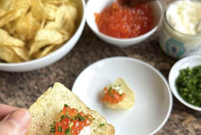 Mainio herkku Linnan juhlien katseluun – koko pelti syödään lähetyksen aikana