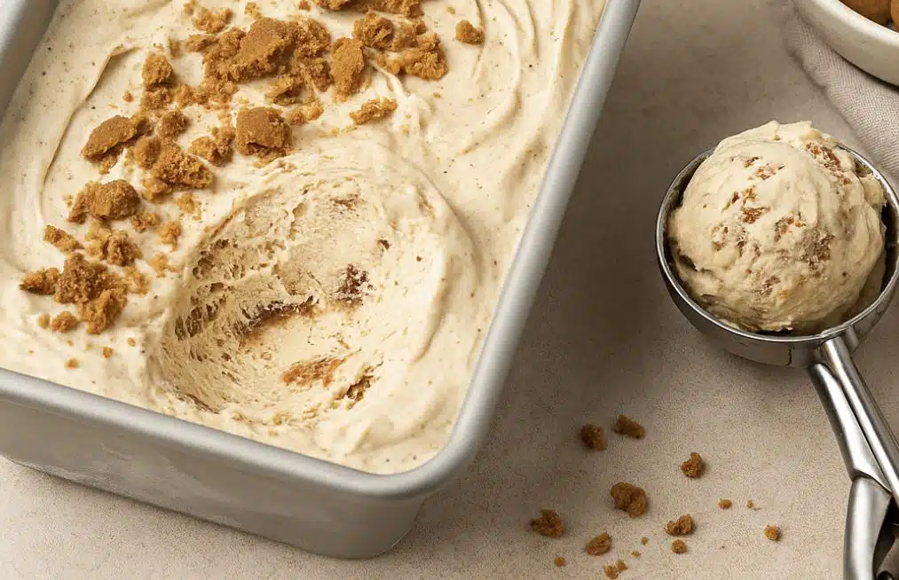 Tämä piparijäätelö on niin hyvää, että sitä kannattaa tehdä heti tupla-annos