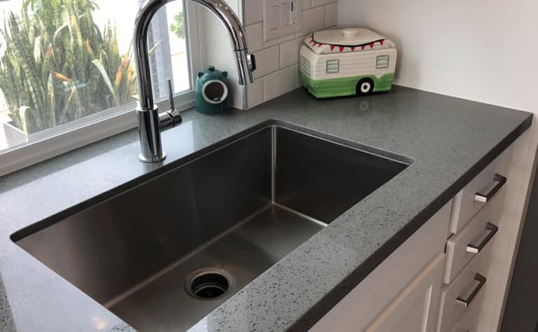 Kuuluuko keittiön viemäristä tällainen ääni? Toimi välittömästi