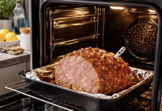 Muistathan tehdä tämän uunille ennen kuin aloitat kinkun paistamisen Muistathan tehdä tämän uunille ennen kuin aloitat kinkun paistamisen