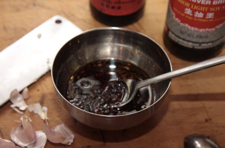 Joulukinkun maku paranee, kun tarjoilet sen tämän kastikkeen kera Joulukinkun maku paranee, kun tarjoilet sen tämän kastikkeen kera