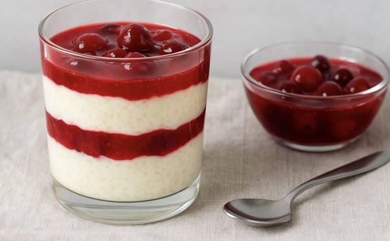 Keitin riisipuuroa tahalteen liikaa, jotta pääsin valmistamaan tätä jälkiruokaa Keitin riisipuuroa tahalteen liikaa, jotta pääsin valmistamaan tätä jälkiruokaa