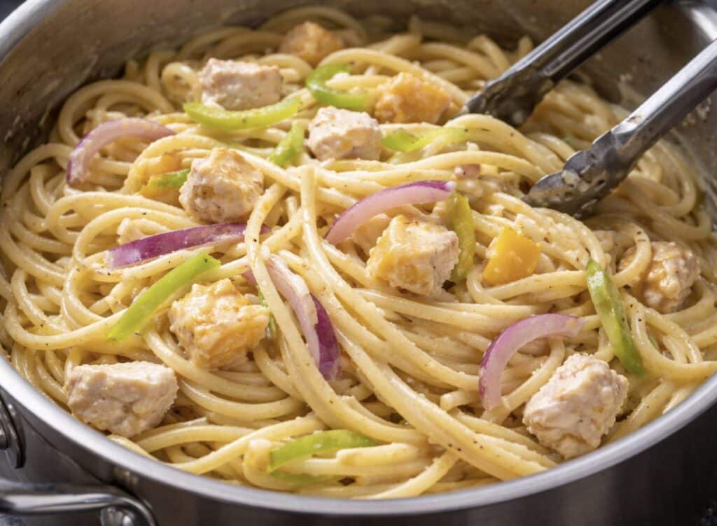 Harri Syrjänen lisää pastaan ”kielletyn aineksen” – uskallatko kokeilla?