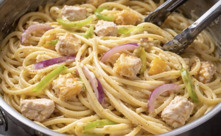 Harri Syrjänen lisää pastaan ”kielletyn aineksen” – uskallatko kokeilla?