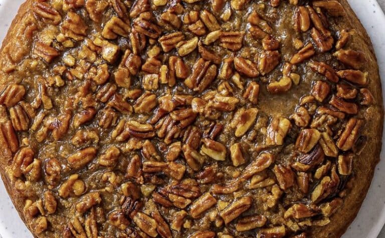 Kokeile tätä pekaanikakkua, kun haluat tehdä vaikutuksen ilman vaivaa