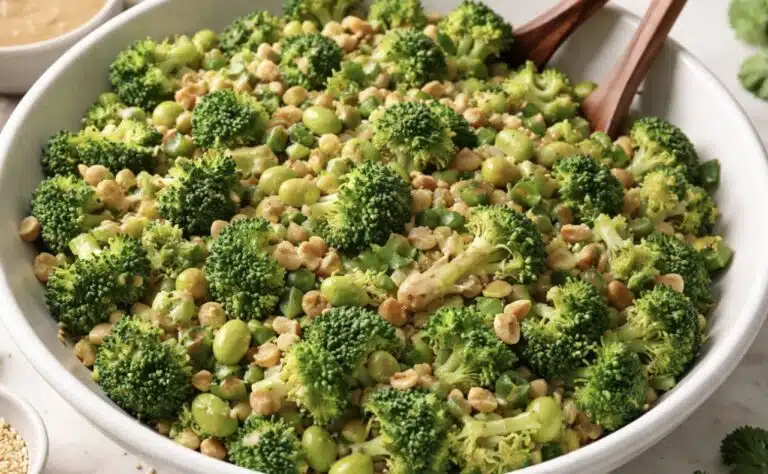 Tämän reseptin ansiosta parsakaalista tuli perheemme ykkössalaatti