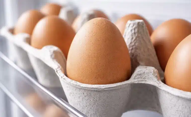 Kananmunat säilyvät tuplasti pidempään tällä yksinkertaisella niksillä Kananmunat säilyvät tuplasti pidempään tällä yksinkertaisella niksillä