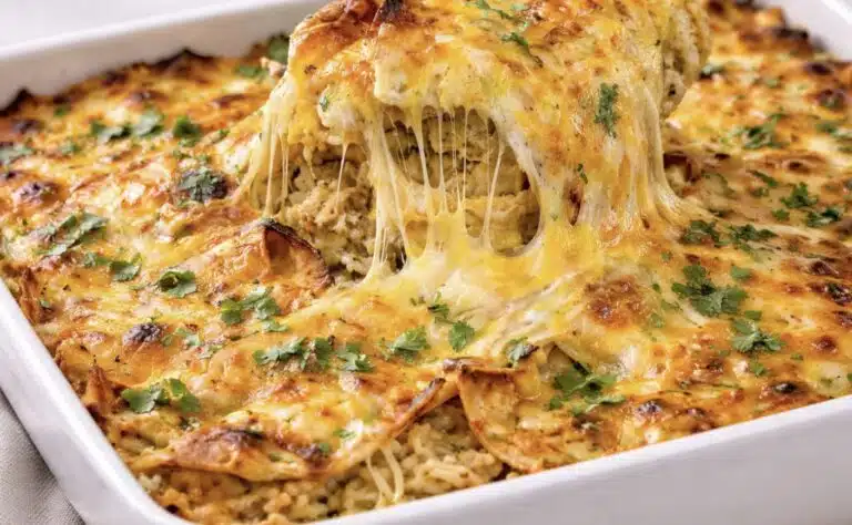 Kanavuoka kaupan grillatusta broilerista – täydet pisteet koko perheeltä Kanavuoka kaupan grillatusta broilerista – täydet pisteet koko perheeltä