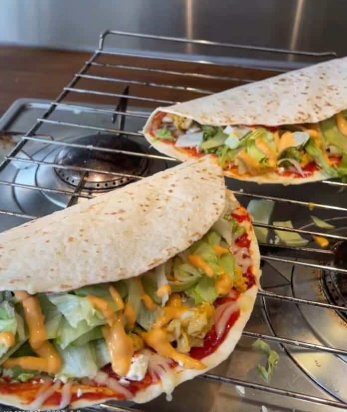 Kotitekoinen kotzone – kun haluat herkutella kevyesti alle 10 minuutissa Kotitekoinen kotzone