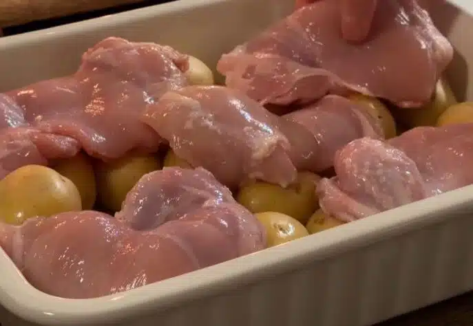 Mehevä kreikkalainen kanavuoka – jopa naurettavan helppo resepti